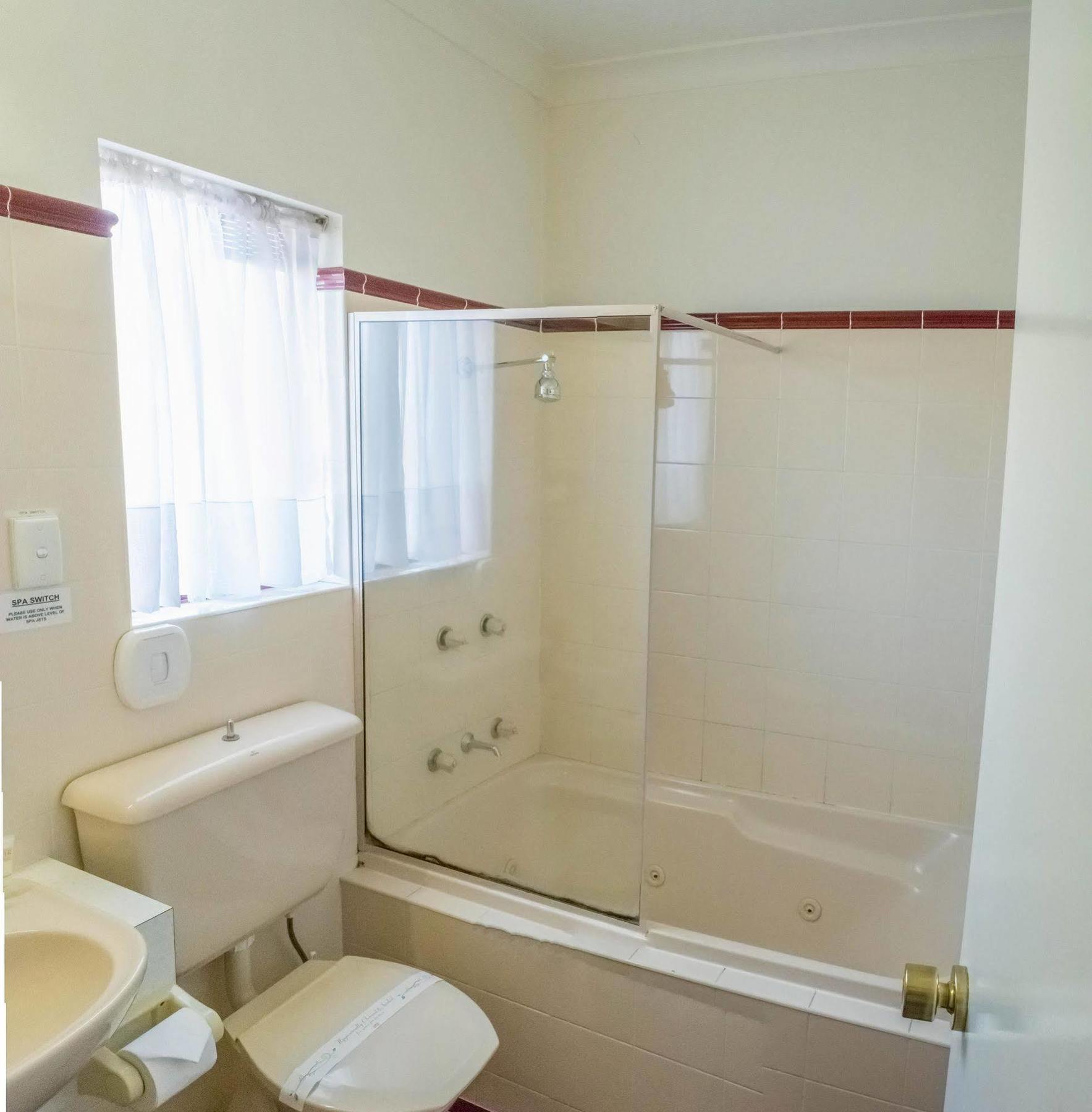 Narrandera Club Motor Inn Экстерьер фото