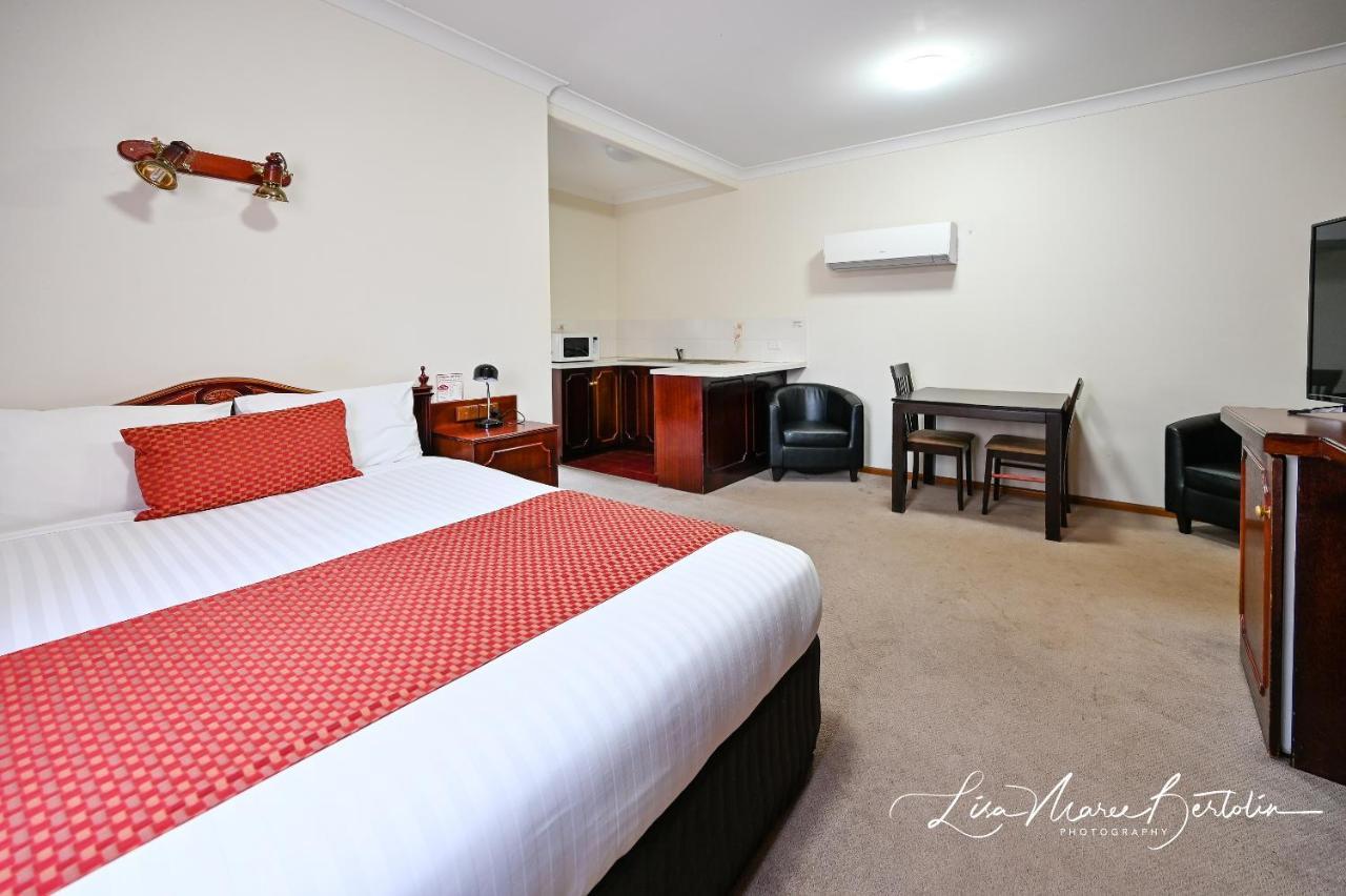 Narrandera Club Motor Inn Экстерьер фото
