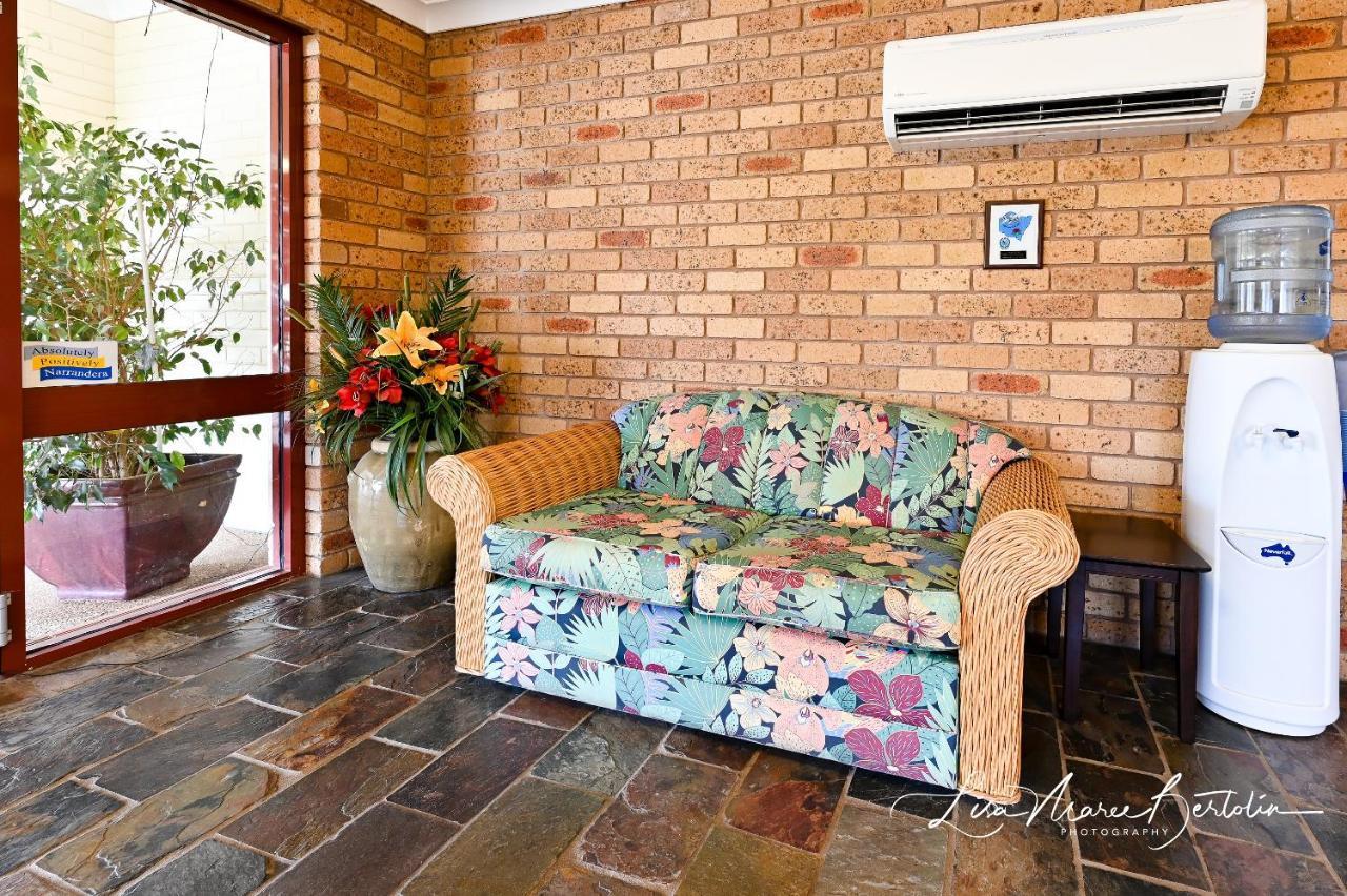 Narrandera Club Motor Inn Экстерьер фото