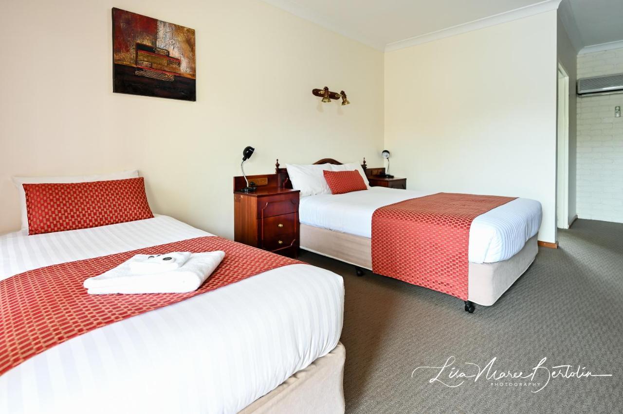 Narrandera Club Motor Inn Экстерьер фото